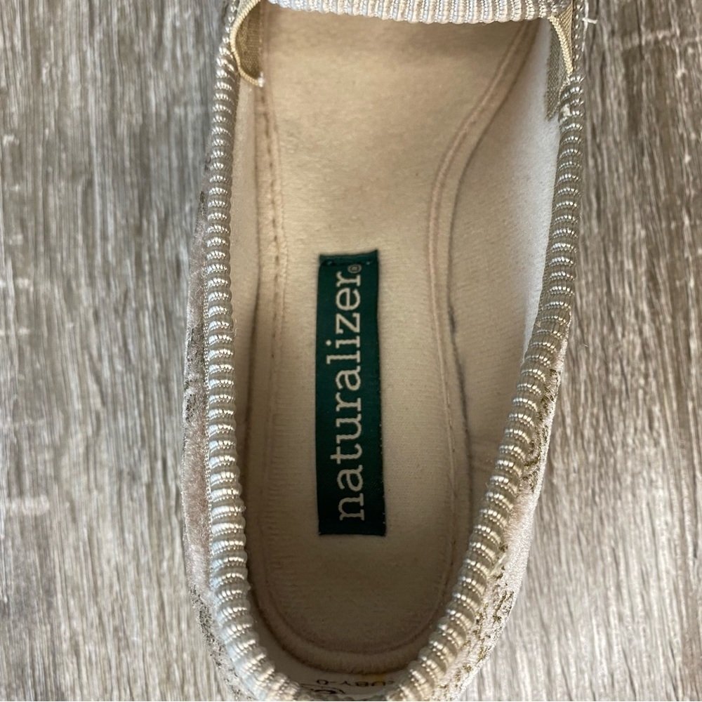 Naturalizer Velvety Loafers Size 6 - Picture 6 of 12